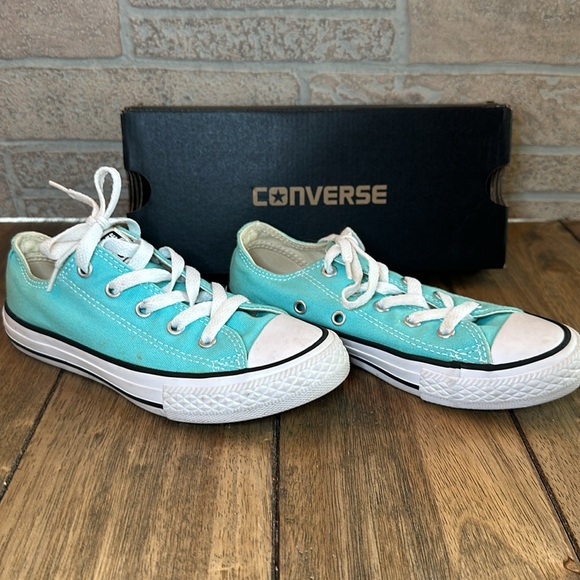 Converse Light Aqua Chuck Taylor All Star Junior's Ox Lace Up Low Top / Sz 13Y - Picture 2 of 11